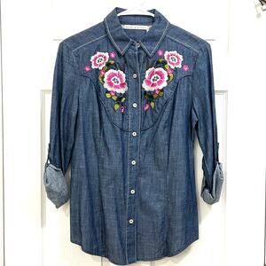 Chelsea & Violet Chambray Embroidered Shirt Women’s Small Boho Western